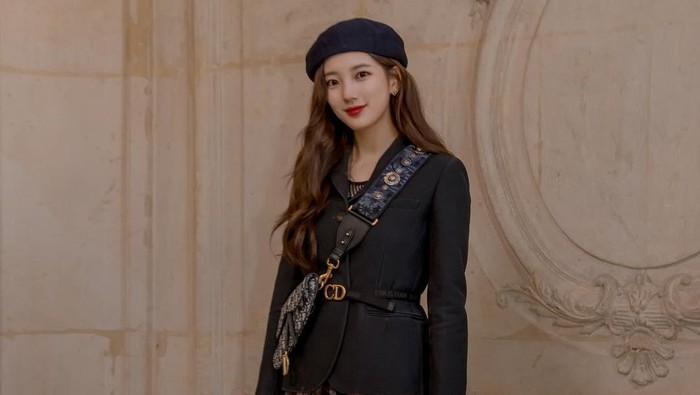 Gaya Aktris Korea dengan Tas dari Desainer Favorit Mereka