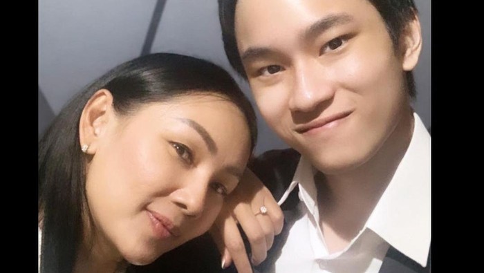 Kalina Oktarani Posting Foto Bareng Azka Corbuzier