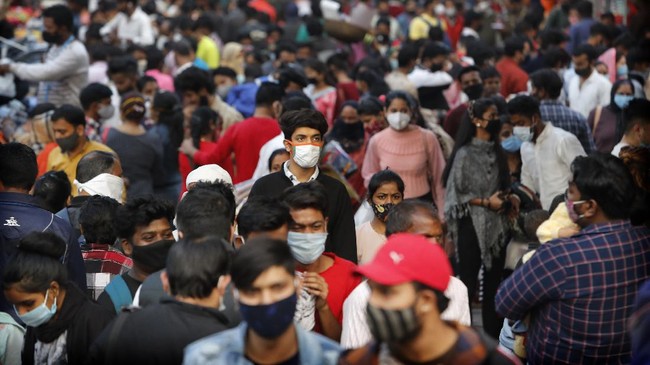 Jumlah kasus infeksi virus corona di India sudah mencapai 12 juta orang.