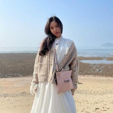 Kontrak dengan PlayM Berakhir, Naeun Bakal Gabung YG Entertainment