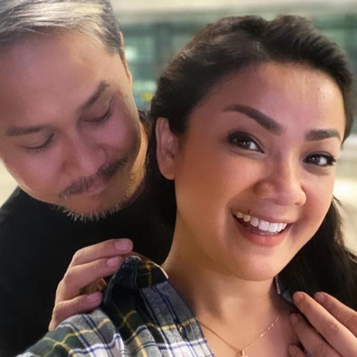 <p>Sebagai pasangan selebriti, Nirina dan Ernest juga dikenal sebagai pasangan yang kompak lho. Foto: Instagram Nirina Zubir</p>