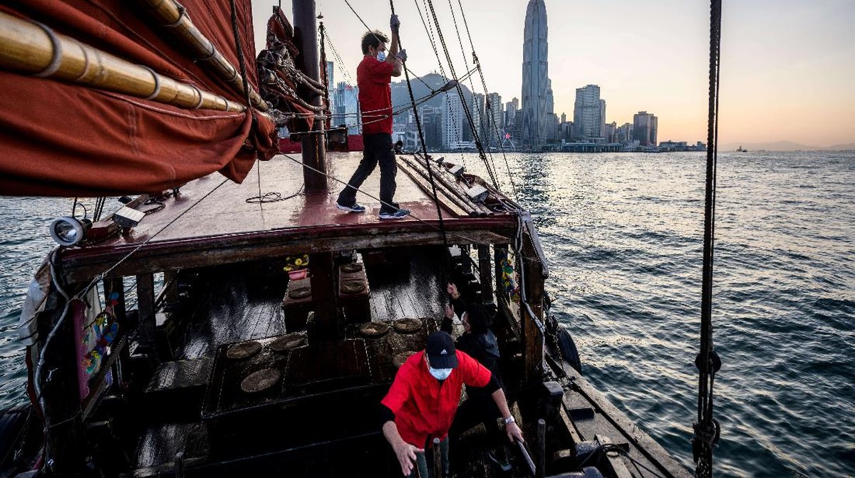FOTO: Ujung Umur Kapal Jung Hong Kong di Tengah Pandemi