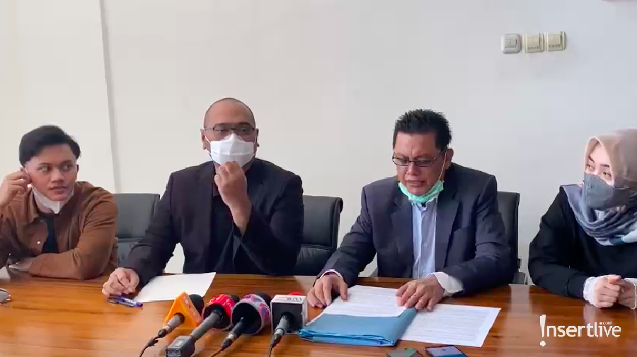 Putri Delina dan Rizky Febian didampingi pengacara