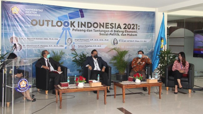 Dalam acara tersebut, Dosen FEB UKI dan pakar ekonomi Roy Sembel memprediksi perekonomian Indonesia akan menguat pada 2021.