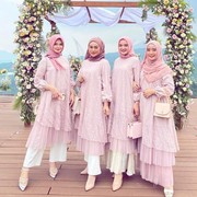 6 Model Dress Cantik Pengganti Kebaya Dusty Pink yang Terlihat Soft dan Anggun