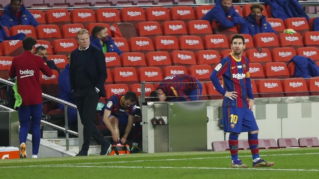 Barcelona masih jauh dari mimpi juara La Liga musim ini dan posisi Ronald Koeman tak aman jelang pemilihan presiden baru Blaugrana.