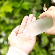 5 Hydrating Toner Lokal dengan Kelopak Bunga Asli Dalam Kemasan