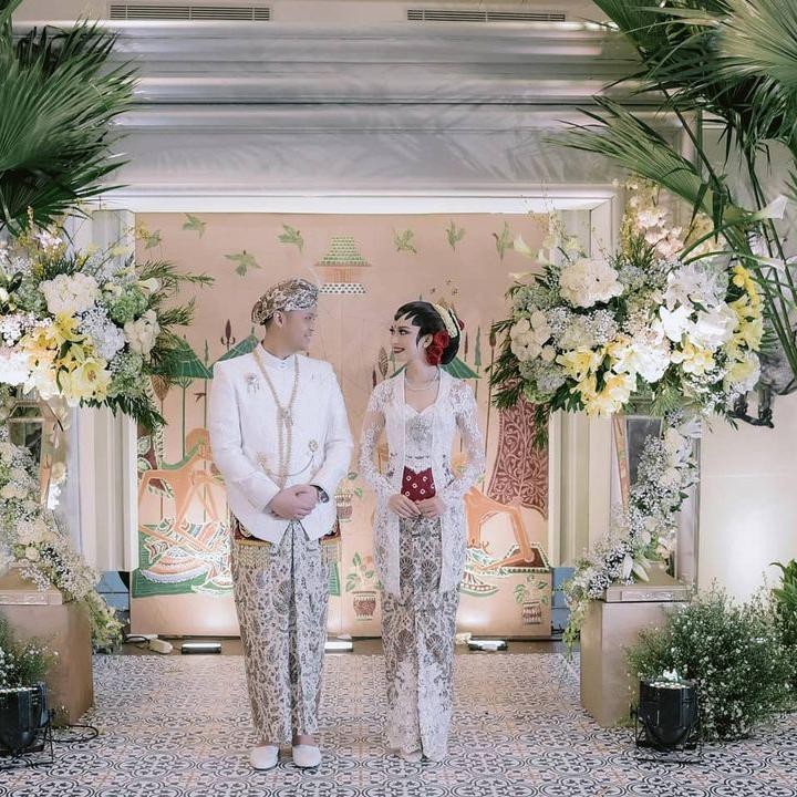 <p>Finalis Puteri Indonesia 2017, Karina Nadila, menikah dengan Rangga Prihartanto pada Sabtu, 19 Desember 2020. (Foto: Instagram @karinadila8921)</p>