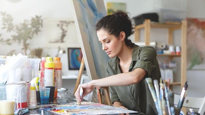 Punya Hobi Melukis? Ini 7 Manfaat yang Bisa Kamu Rasakan