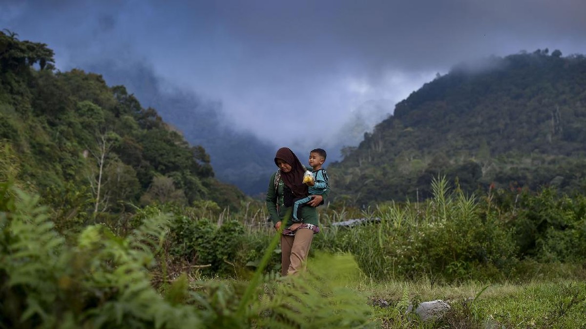 FOTO: Dedikasi Ranger Perempuan Penjaga Hutan Aceh