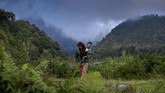 FOTO: Dedikasi Ranger Perempuan Penjaga Hutan Aceh Sekelompok wanita di Kabupaten Bener Meriah, Aceh, memutuskan untuk menjadi pasukan pengawas hutan atau ranger demi kelangsungan rumah semua spesies.