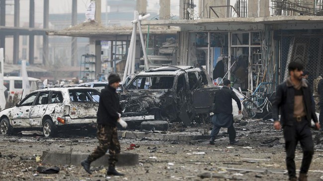 Truk tangki bahan bakar minyak (BBM) meledak di utara Kabul, Afghanistan, hingga menewaskan setidaknya 19 orang dan melukai 32 orang lainnya.