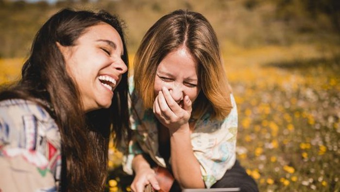 Mudah Terhibur karena Meme Lucu? Menurut Studi Memang Bisa Bantu Redakan Stres, Lho!