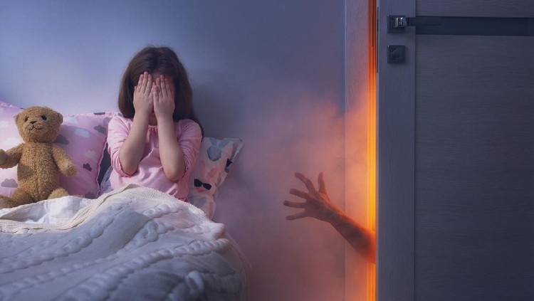 641536816 Nightmare for children. Little child girl is afraid of monsters in the dark of night.