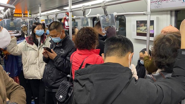 Seorang WNI mengungkapkan China belum mewajibkan vaksinasi corona di sana. Berbeda dengan negara lain yang sejak awal Desember mulai melakukan vaksinasi.