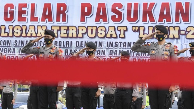 Kaporli Jenderal Pol Idham Azis mencabut maklumat tentang larangan berkerumun selama masa libur natal dan tahun baru 2021.