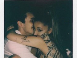 Ariana Grande Cerai dari Dalton Gomez, Padahal Baru 2 Tahun Menikah