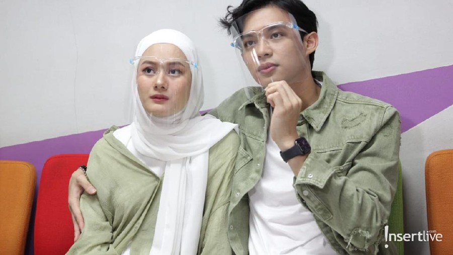 Dinda Hauw dan Rey Mbayang