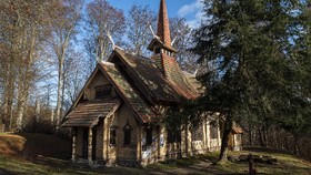 Usaha Seorang Ateis Menyelamatkan Gereja Kayu di Jerman