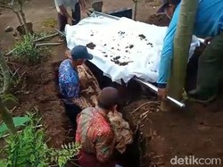 Video: 30 Tahun Dimakamkan, Jasad Mbah Soewardi Masih Utuh