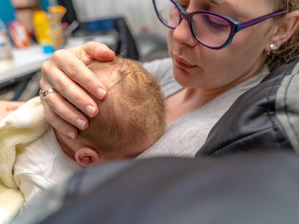 4 Saran Dokter untuk Mengatasi Ketombe Bayi Baru Lahir