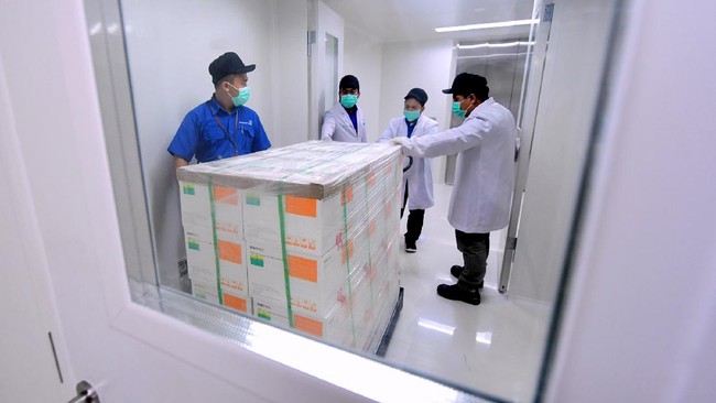 Dokter menyebut vaksin aman dan diperlukan bagi kelompok ibu hamil dan orang lanjut usia.