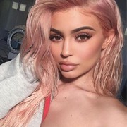 Favorit Beauty Enthusiast, Ini 5 Artis Hollywood yang Punya Binis Kosmetik