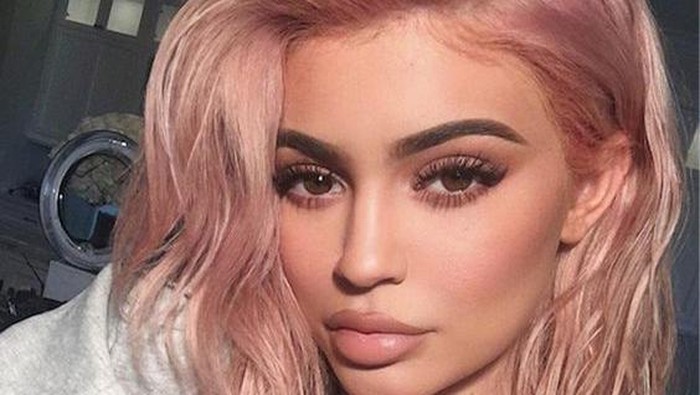 Favorit Beauty Enthusiast, Ini 5 Artis Hollywood yang Punya Binis Kosmetik