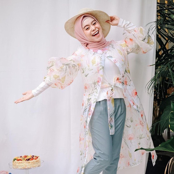 <p>Urutan Lesti ini lebih tinggi dibanding para pesohor dunia lho. Ia mengalahkan Selena Gomez hingga bintang Kpop Lisa dan Jennie Blackpink. (Foto: Instagram @lestykejora)</p>