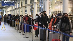 FOTO : Warga London Mudik Hindari Lockdown dan Virus Baru