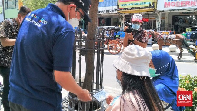 Wakil Wali Kota Yogyakarta mengatakan kawasan tanpa rokok Malioboro masih sosialisasi sejak 12 November lalu, dan dipertimbangkan soal penerapan sanksi.