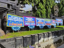 Kantor Ganjar Dikirimi 14 Karangan Bunga Bertagar #2021balijatidiri