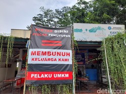 Rest Area Km 50 Tol Japek Ditutup, Spanduk Penolakan Terpasang
