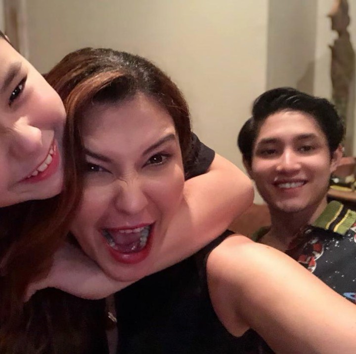 <p>5. Model dan pesinetron Tamara Natalia Christina Mayawati Bleszynski atau yang lebih dikenal Tamara Bleszynski dua kali gagal berumah tangga. Dia juga merupakan single mom tangguh yang membesarkan anak-anaknya sambil menjalankan bisnis. (Foto: Instagram @tamarableszynskiofficial)</p>