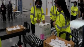 VIDEO: Vaksin Moderna Mulai Didistribusikan di AS
