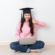 Tips Makeup Buat Wisuda Online, Bisa Tetap Flawless dan Glowing Kok!