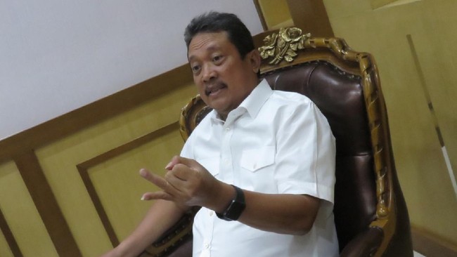 Trenggono mengatakan KKP akan mengawasi secara digital melalui satelit pulau mana saja yang bisa dimanfaatkan untuk pariwisata dengan yang tidak boleh.