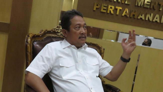 Menteri Kelautan dan Perikanan (KKP) Sakti Wahyu Trenggono akan evaluasi aturan ekspor benih lobster guna memperbaiki kinerja sektor kelautan dan perikanan.