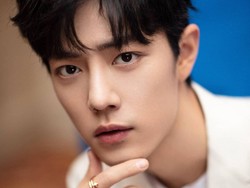 10 Potret Xiao Zhan, Pria Tertampan di Dunia 2020 yang Kalahkan V BTS