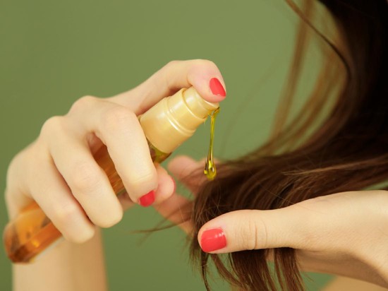 Rambut Kasar dan Susah Diatur? Kenalan dengan Hair Oil Multi-Fungsi Ini