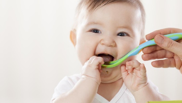 Anak makan