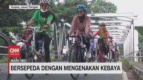 VIDEO: Bersepeda dengan Mengenakan Kebaya