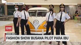 VIDEO: Fashion Show Busana Pilot Para Ibu