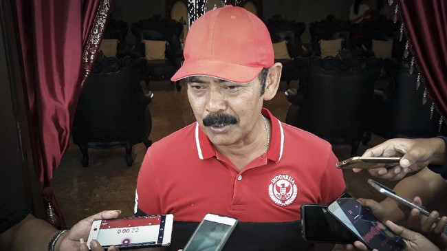 Menanggapi deklarasi Ganjar Pranowo, FX Hadi Rudyatmo mengingatkan kader PDIP agar belajar dari pencalonan Gibran Rakabuming Raka di Pilwalkot Solo 2019.