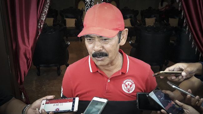 FX Rudy Sindir Dewan Kolonel di PDIP: Elite kok Guyonan Soal Dewan Kolonel dan Dewan Kopral, Ketua DPC PDIP Kota Solo FX Hadi Rudyatmo menyebut itu tidak dikenal dalam struktur Partai Banteng.
