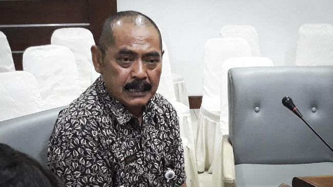 Ketua DPC PDIP Solo, FX Hadi Rudyatmo menilai Gibran Rakabuming punya kans menang di Pilgub DKI Jakarta seperti ayahnya, Jokowi, dulu.