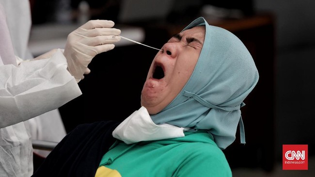 Total kasus positif virus corona di Indonesia hampir mendekati 1 juta kasus, Senin (25/1).