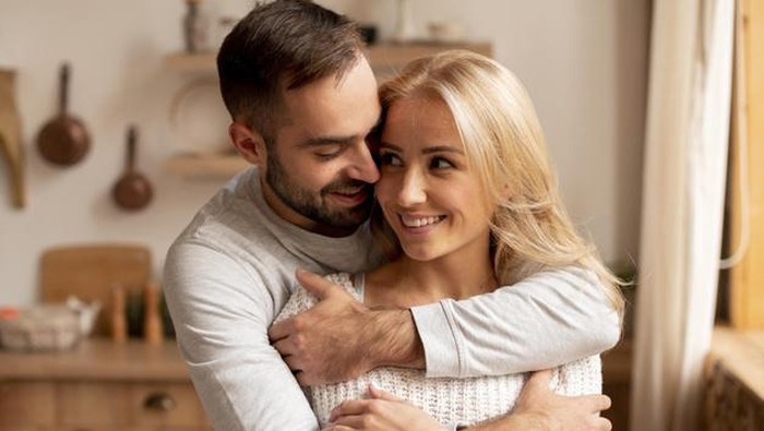 Ide Kencan di Rumah Bersama Pacar di Malam Tahun Baru