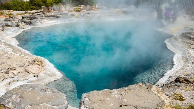 Jika telah puas berkeliling tapi masih ingin eksplorasi tempat lain yang masih terjangkau, kunjungi saja wisata yang dekat dengan Tangkuban Perahu berikut.