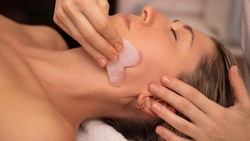 Mengenal Gua Sha Treatment, Apa Sih Manfaatnya?